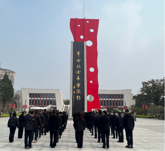 1.掃墓現(xiàn)場圖